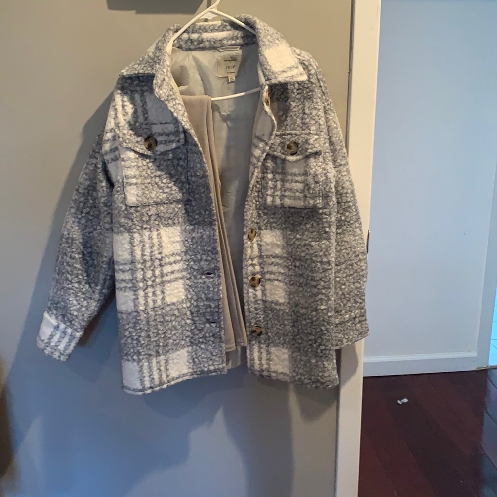 Size M/L light gray/white womens coat